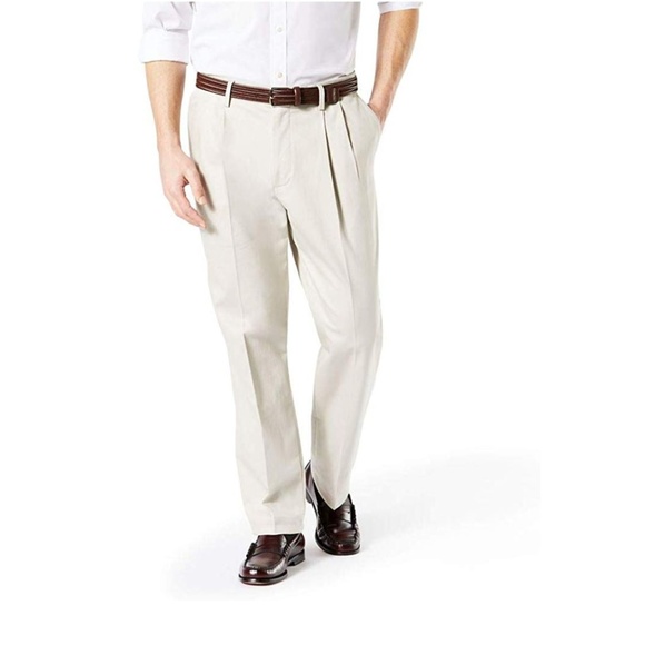 Cream NWT Men/'s Dockers Stretch Easy Khaki D3 Classic-Fit Pleated Pants 40x30